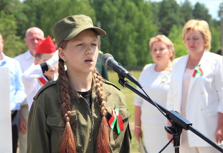 В Белынковичах торжественно открыли отреставрированный мемориал "Алеша"