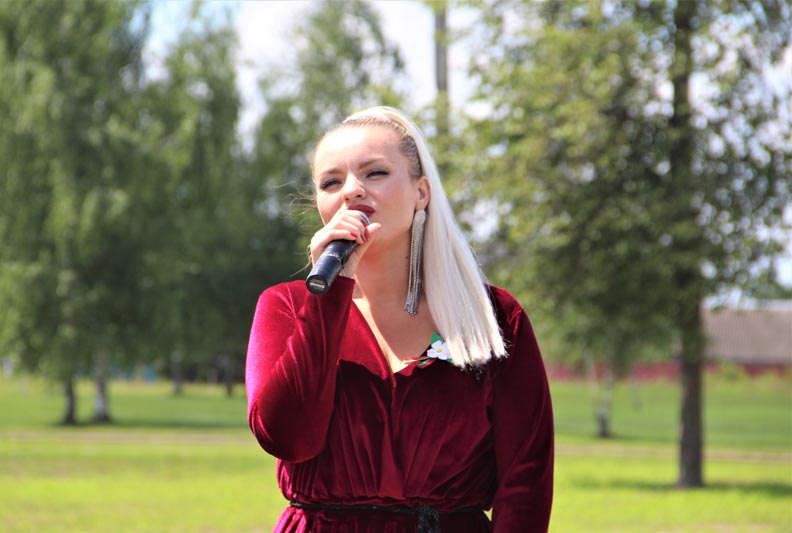 В Белынковичах торжественно открыли отреставрированный мемориал "Алеша"