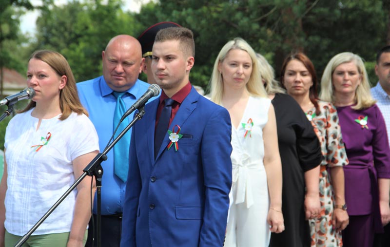 В Белынковичах торжественно открыли отреставрированный мемориал "Алеша"