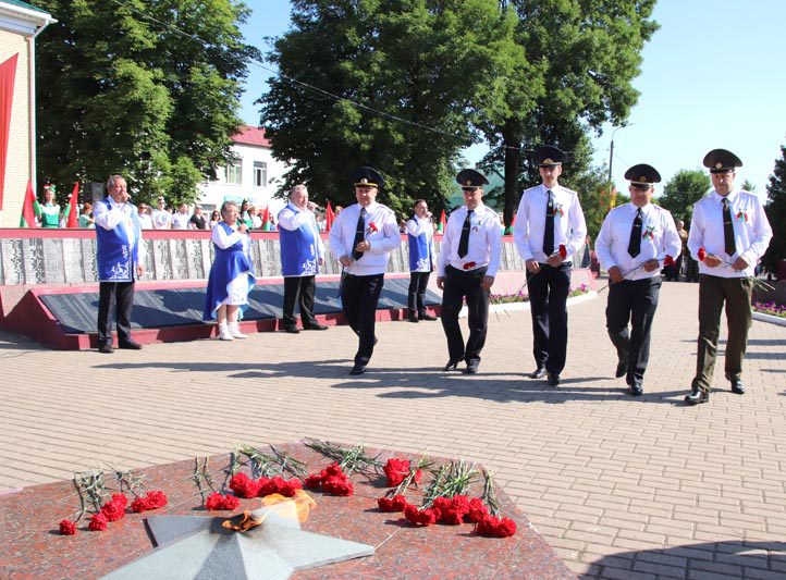 ФОТОФАКТ: День Независимости празднуют в Костюковичах