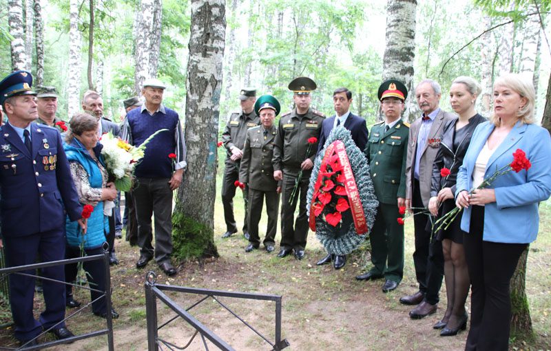 В Мурин Боре открыли мемориальную доску в честь воина-интернационалиста Михаила Брындикова