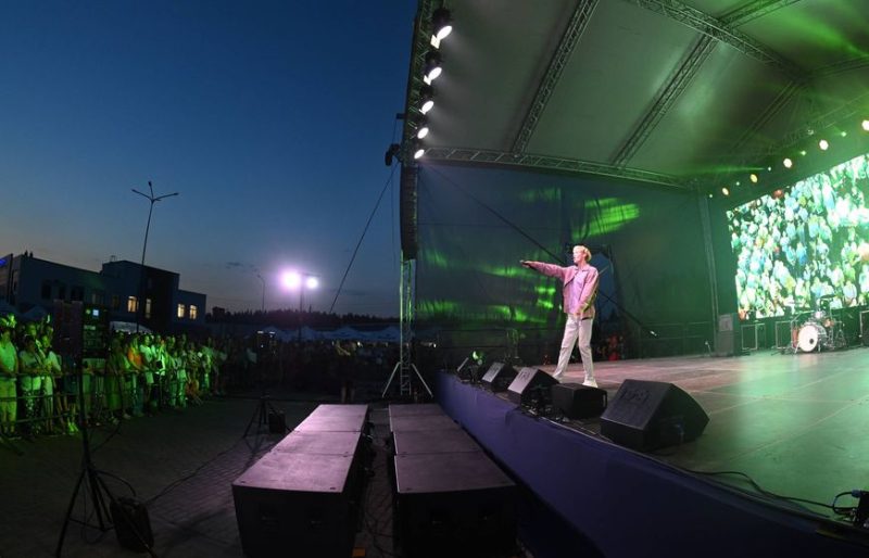 Фестивальная программа в Костюковичах закончилась вечерним гала-концертом