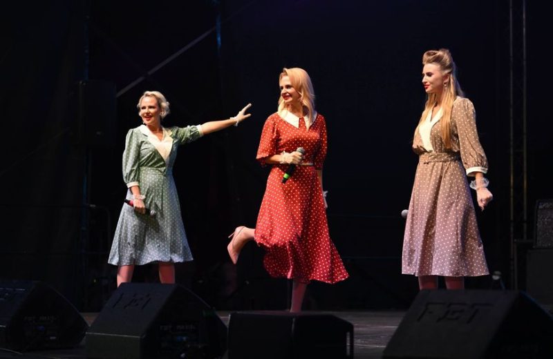 Фестивальная программа в Костюковичах закончилась вечерним гала-концертом