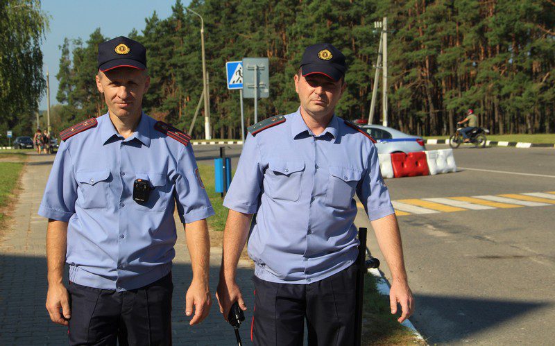 Милиционеры обеспечивают безопасность на культурно-спортивном фестивале «Вытокi»