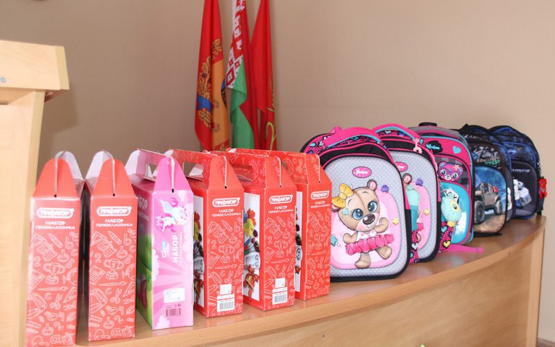 Костюковичский жилкоммунхоз оказал помощь детям своих работников в подготовке к новому учебному году