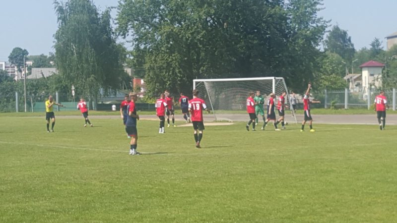 Футбольная команда из Костюковичей уступила со счетом 0:4 в домашней игре Горкам