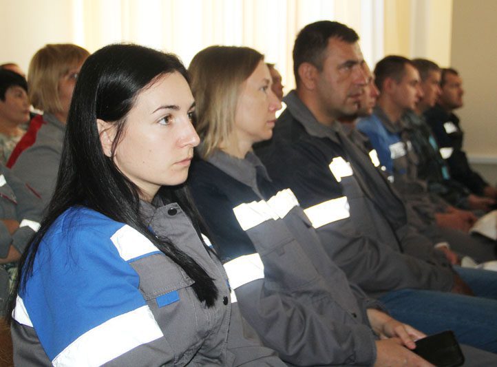Прокурор Костюковичского района провел встречу с коллективом Белорусского цементного завода