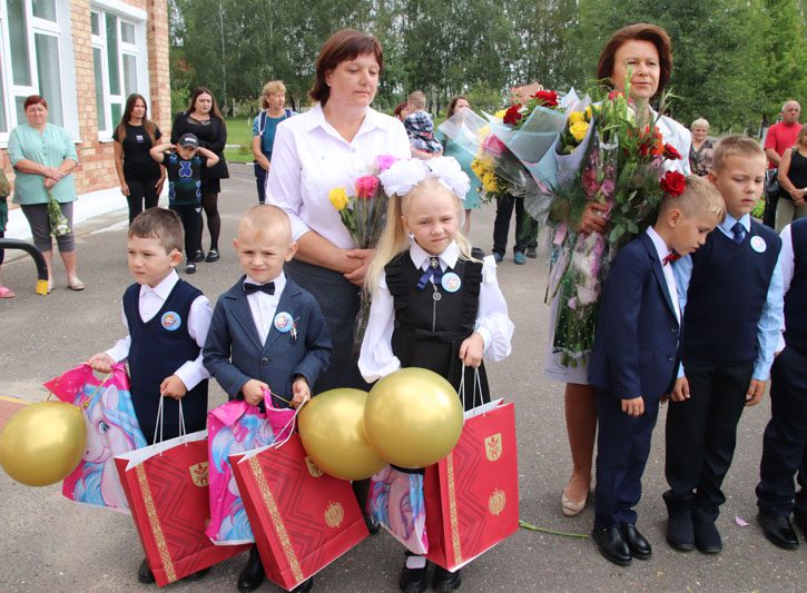 Ступенька к новой высоте: праздничное мероприятие, посвященное Дню знаний, прошло в Новосамотевичской средней школе
