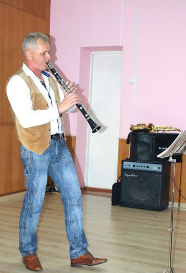 От кларнета до саксофона. В детской школе искусств прошел сольный концерт Игоря Бондарева «30 лет спустя»