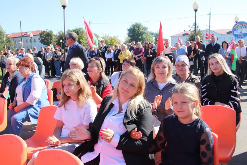 День народного единства празднуют в Костюковичах