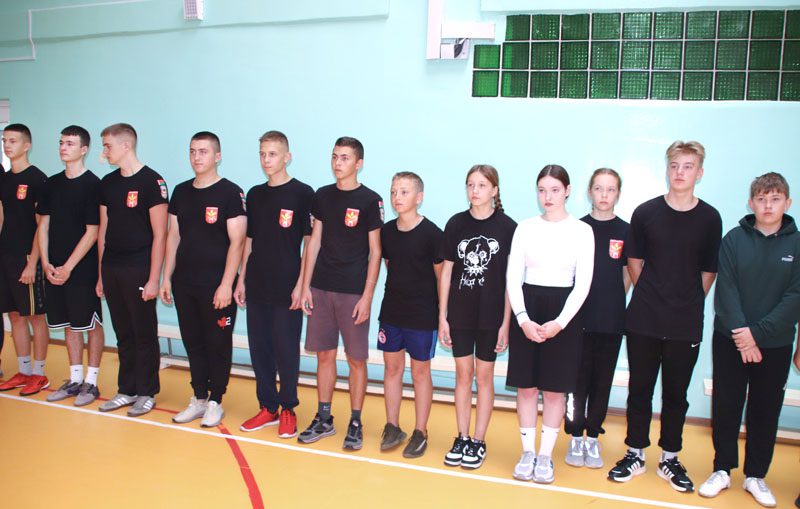 Первое в новом учебном году занятие с воспитанниками военно-патриотического клуба «Зубр» провели в Костюковичах