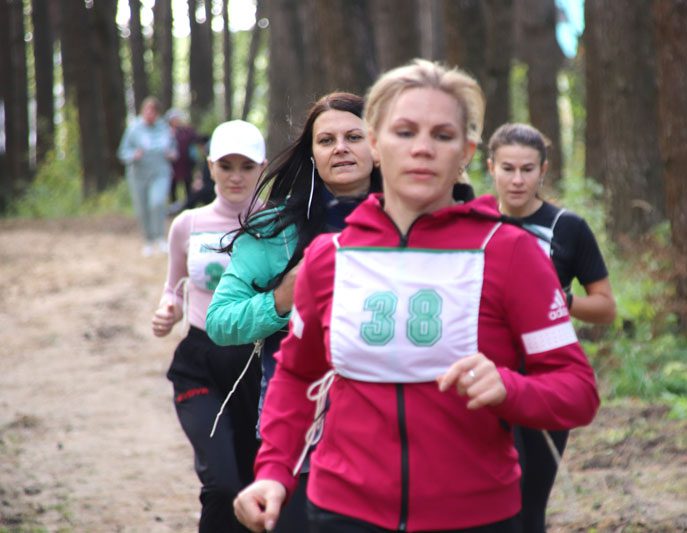 Осенний легкоатлетический кросс среди трудовых коллективов района прошел в урочище Боровец