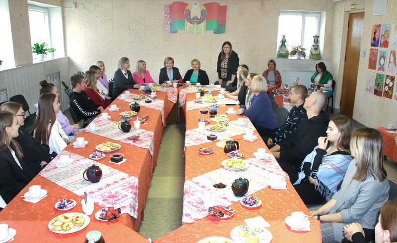 Глава района Александра Михеенко встретилась с молодыми специалистами