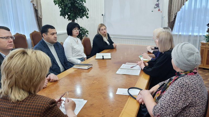 В очередной раз гражданка П. пришла на прием граждан к председателю райисполкома Александре Михеенко, чтобы отстоять свою территорию