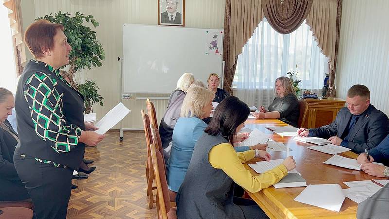 В Костюковичах состоялось совместное заседание президиума районного Совета депутатов и районного исполнительного комитета