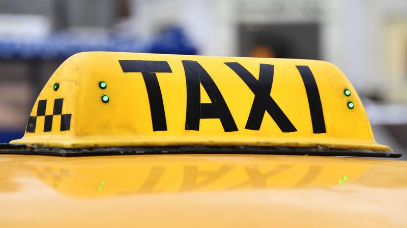 Водители такси и маршрутных транспортных средств на контроле ГАИ