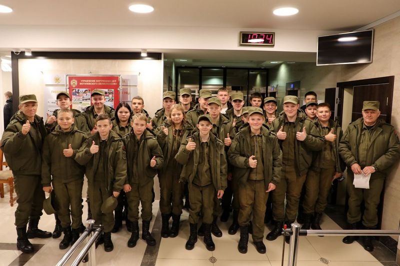 Воспитанники военно-патриотического клуба «Зубр» посетили управление внутренних дел Могилевского облисполкома