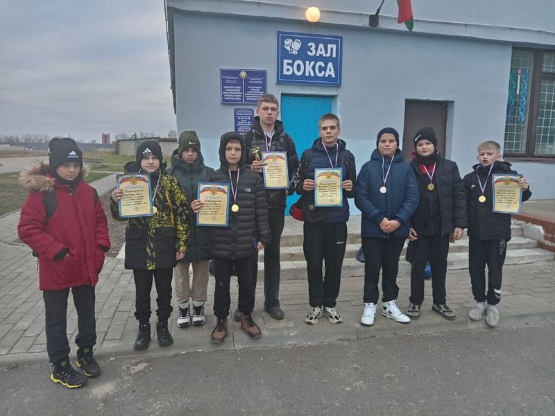 Команда юных костюковчан приняла участие в матчевой встречи по боксу в Кричеве