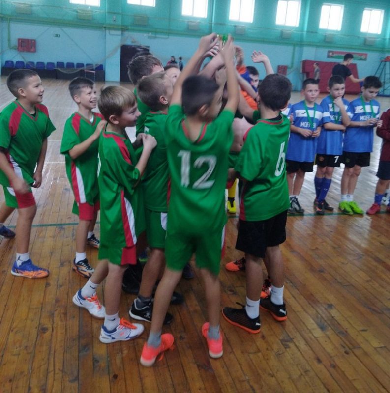 Юные костюковчане в Кричеве одержали победу в открытом первенстве по мини-футбол