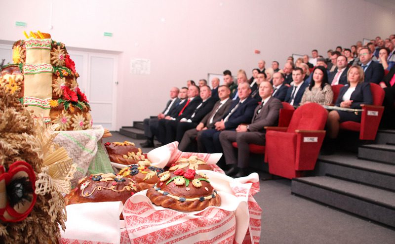 Лучших работников сельского хозяйства и перерабатывающей промышленности АПК чествовали в Костюковичах