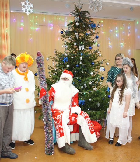 В настоящую новогоднюю сказку окунулись воспитанники Костюковичского центра коррекционно-развивающего обучения и реабилитации