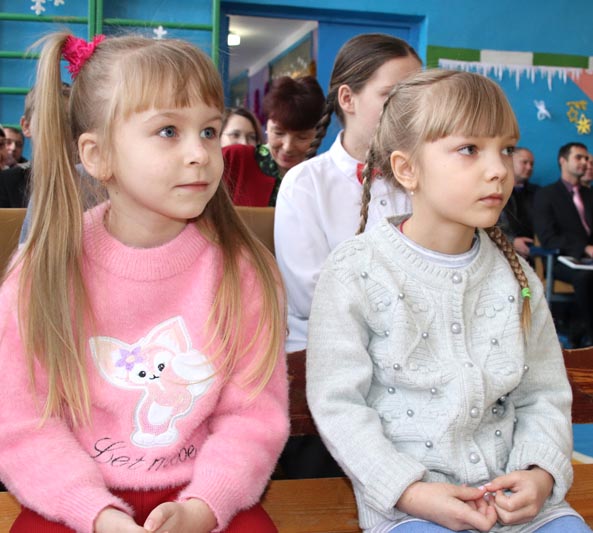 Новогодний десант службы охраны устроил настоящий праздник для взрослых и детей Белынковичской школ