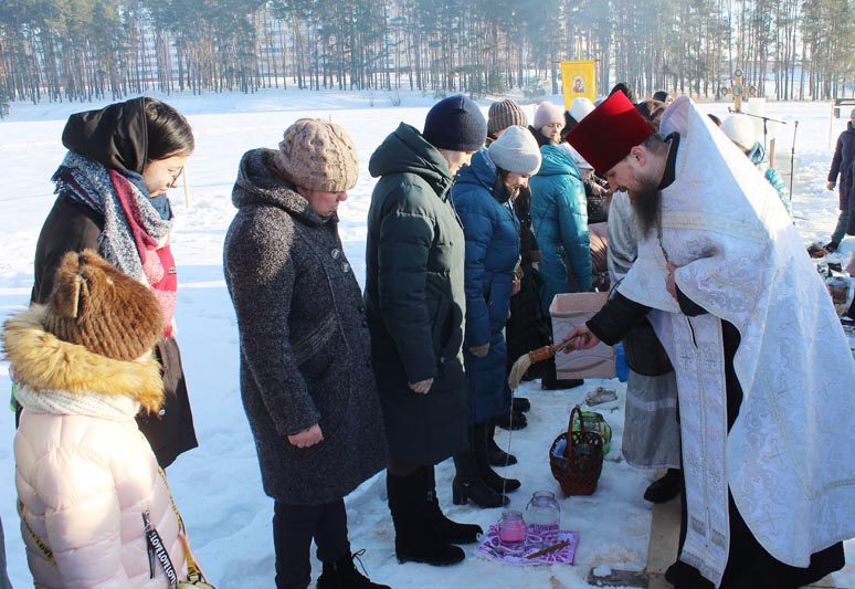 Православные костюковчане отмечают Крещение Господне