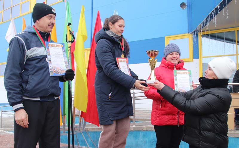 Спортивный праздник «Костюковичская лыжня 2024» собрал более семидесяти участников