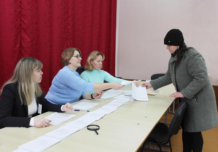 На избирательном участке № 16 рассказали, как идет досрочное голосование