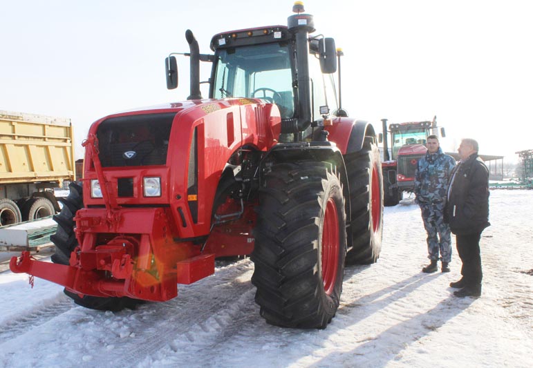 Сельскохозяйственным предприятиям Костюковичского района оказана господдержка в виде новой техники