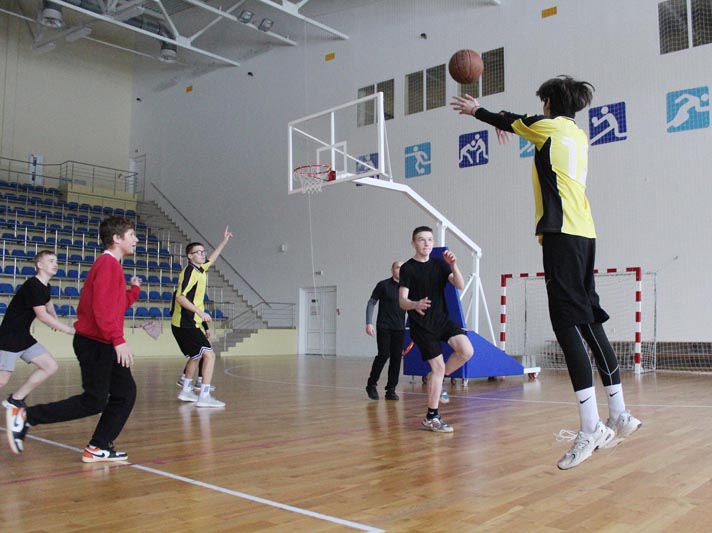 Школьники Костюковщины соревновались в баскетболе
