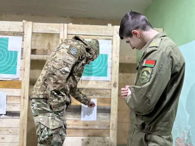 Курсанты военно-патриотического клуба «Зубр» продолжают субботние занятия в РОВД