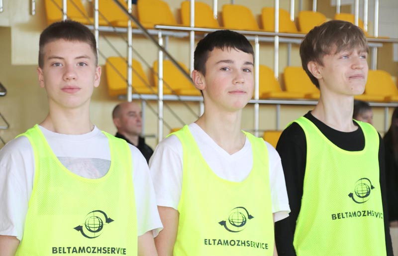 Юные волейболисты и волейболистки из СШ №4 г. Костюковичи стали победителями волейбольного турнира