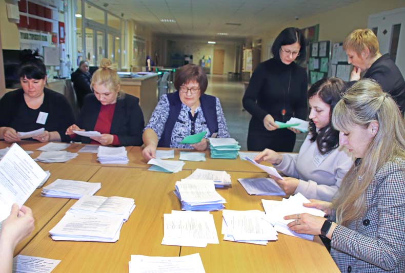 В Костюковичах закрылись участки для голосования – начался подсчёт голосов