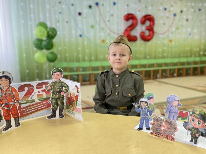 Малыши детского сада №4 поздравили мужчин с Днем защитников Отечества