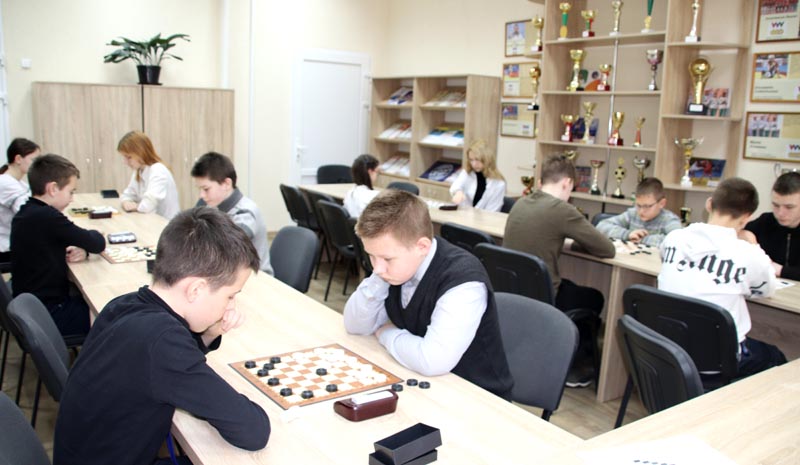 Юные шашисты из СШ №1 г. Костюковичи 1 марта стали победителями районного турнира по быстрым шашкам