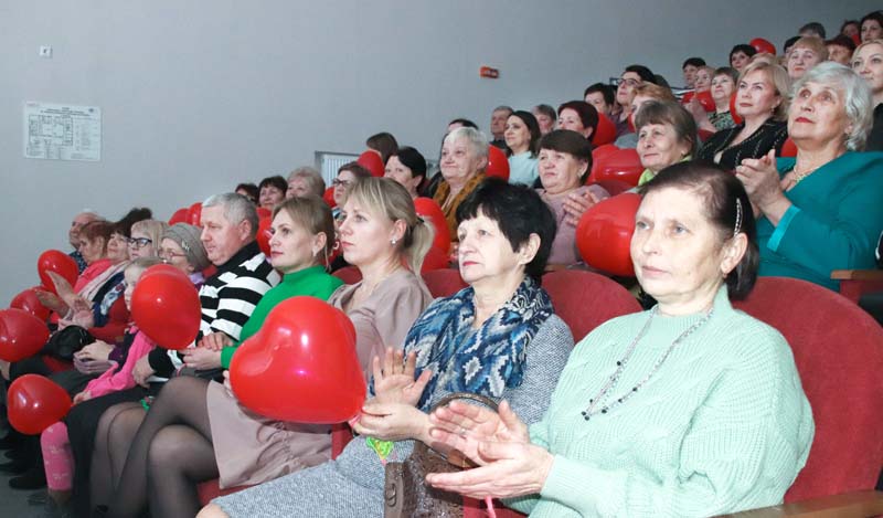 Посмотрите, как красиво поздравляли женщин Костюковщины с 8 марта