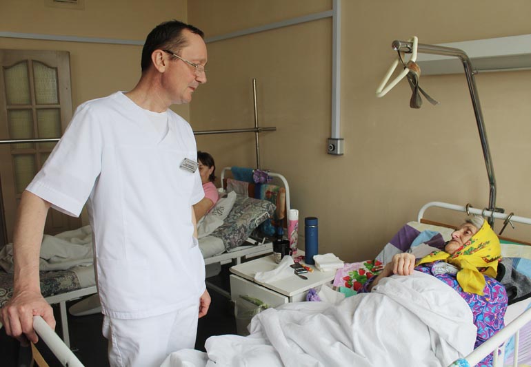 В Костюковичской центральной районной больнице возобновились операции по эндопротезированию тазобедренного сустава