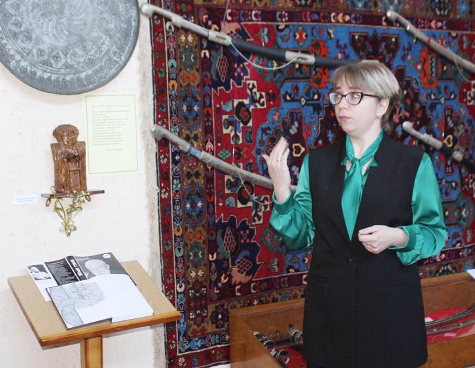 В Костюковичском краеведческом музее открылась удивительная выставка – «Гордость и величие страны гор»