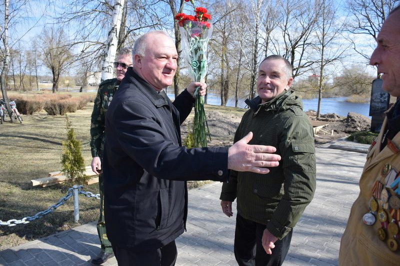 30 марта в г. п. Хотимск почтили память воинов-интернационалистов