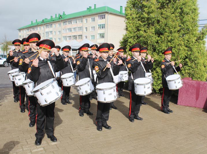 Клятву на верность народу и Родине принесли воспитанники военно-патриотического клуба "Зубр"