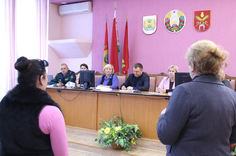 Шестеро несовершеннолетних из трех семей были признаны находящимися в СОП по Декрету № 18 Президента Республики Беларусь