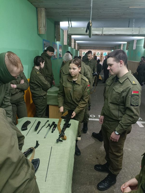 Курсанты военно-патриотического клуба «Зубр» продолжают занятия в РОВД