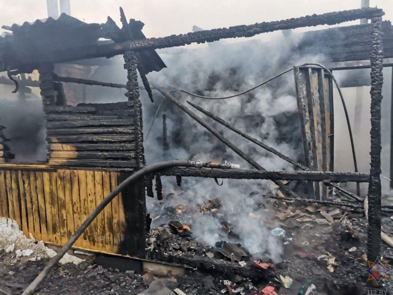 В Березовском районе сгорел дом многодетной семьи — погибли четыре ребенка