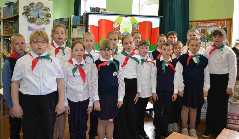 Мероприятия, посвященные государственным символам Республики Беларусь, прошли в средней школе №1