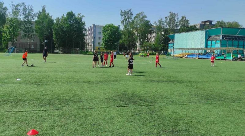 Костюковичские футболистки представят область на республиканском этапе турнира "Кожаный мяч"