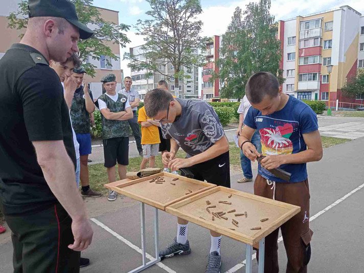 Военно-спортивная игра "Мы - будущие защитники!" прошла в средней школе №4