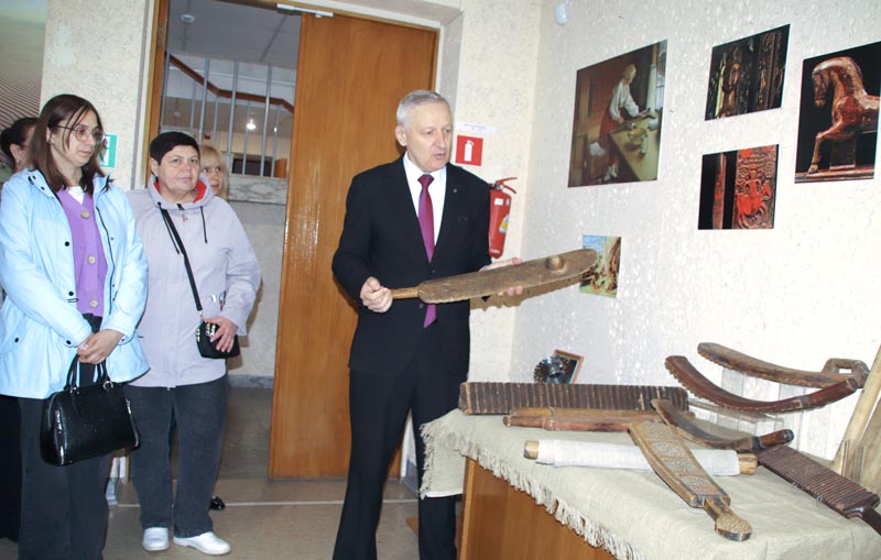Выставка «Летопись утюга «Разгладим страницы» открылась в Костюковичском районном краеведческом музее