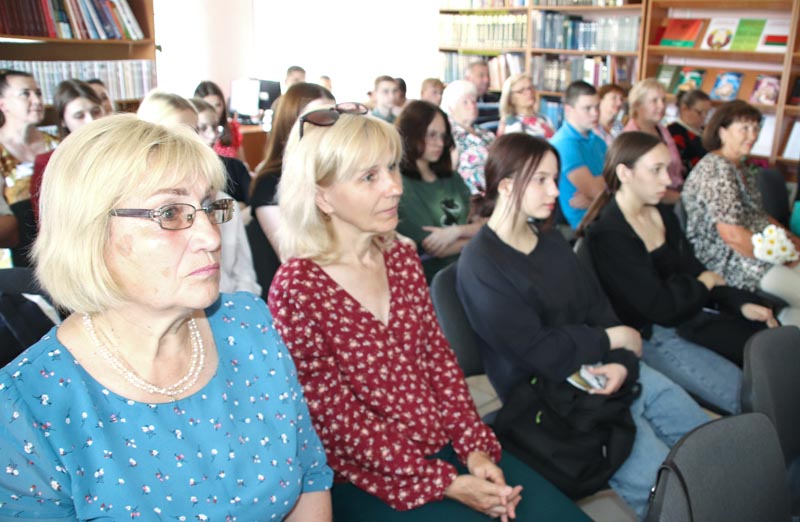 Юбилей и презентацию книги писательницы Марии Путято отметили в центральной районной библиотеке