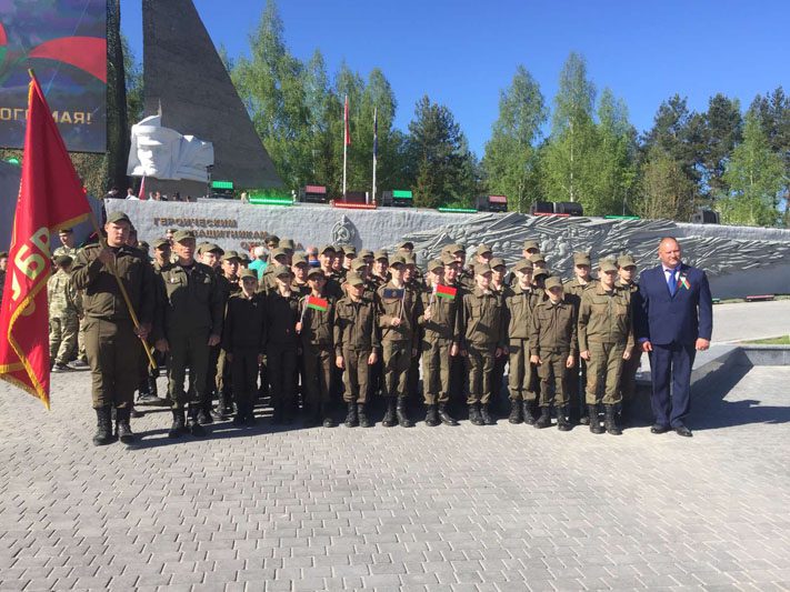 Воспитанники военно-патриотического клуба «Зубр» посетили мероприятие «Героям победного мая!»